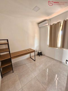 Casa individual de rua, com 4/4 próximo ao OUTLET PREMIUM