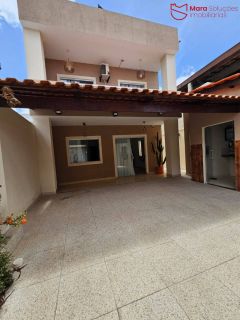 Casa individual de rua, com 4/4 próximo ao OUTLET PREMIUM