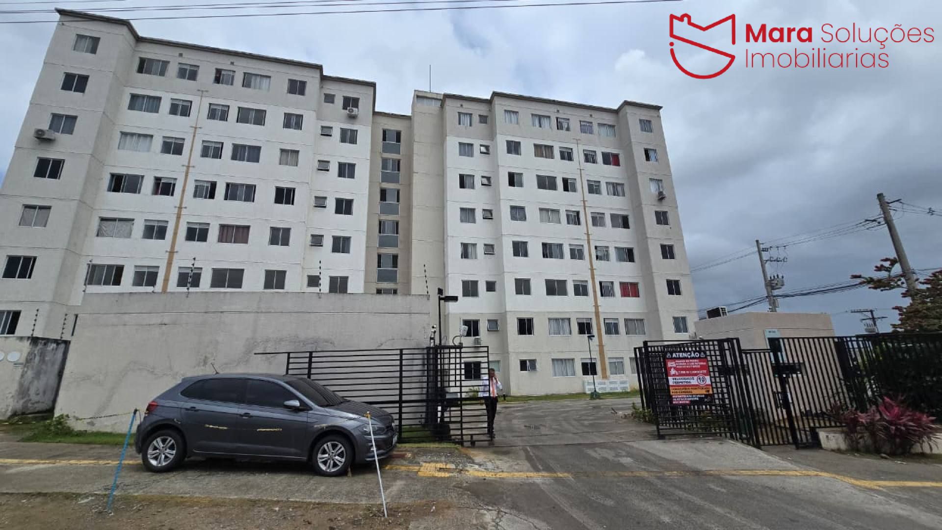 Apartamento Térreo 2/4 à Venda no Residencial Villa D’Oro | Piscina e Elevador.