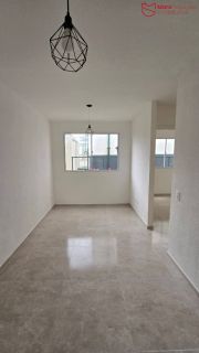 Apartamento Térreo 2/4 à Venda no Residencial Villa D’Oro | Piscina e Elevador.