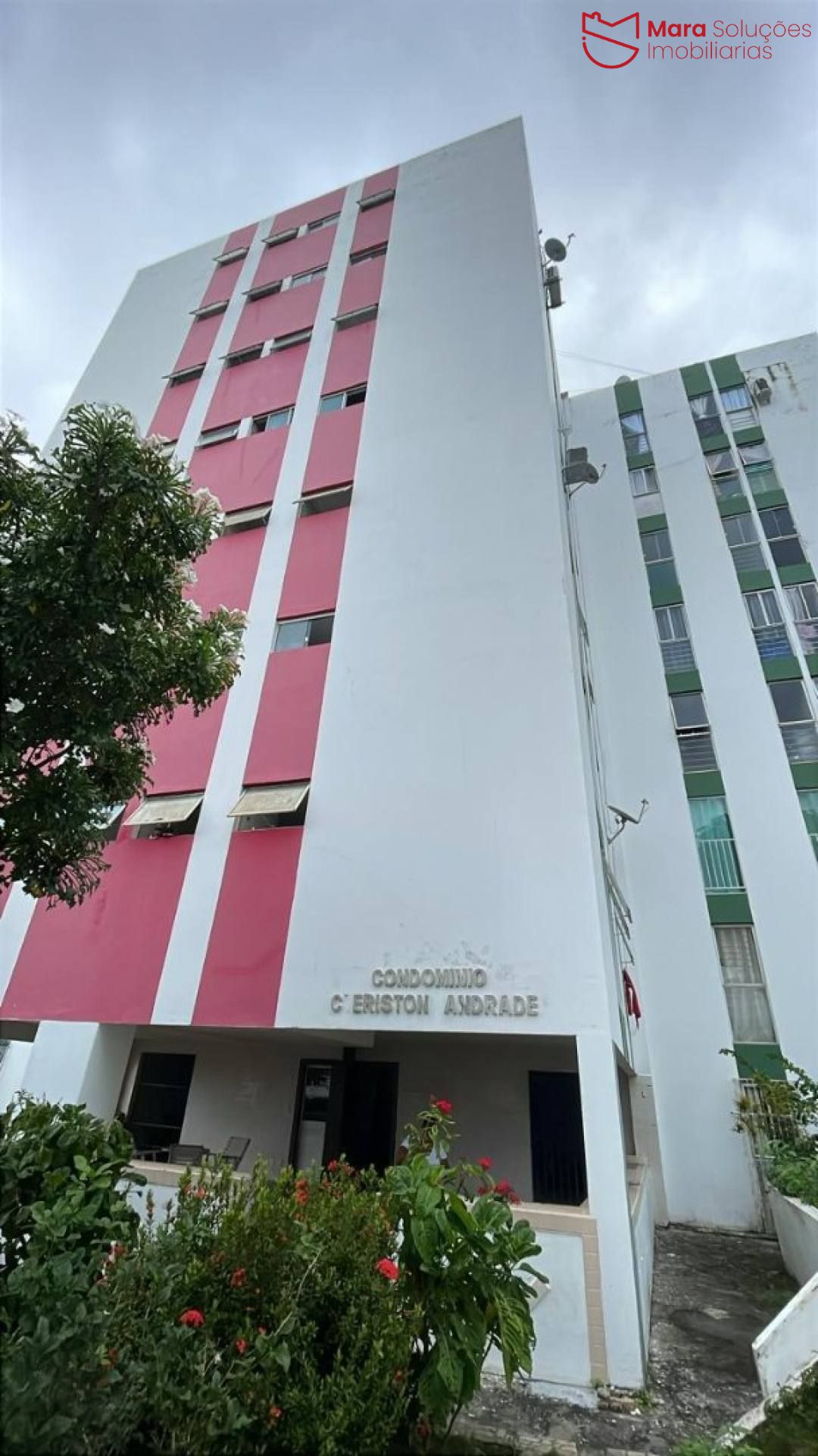 Apartamento 2/4 para Locação no Condomínio Clériston Andrade | 5º Andar | Centro de Lauro de Freitas | Taxas Inclusas