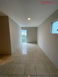 Apartamento 2/4 para Locação no Condomínio Clériston Andrade | 5º Andar | Centro de Lauro de Freitas | Taxas Inclusas