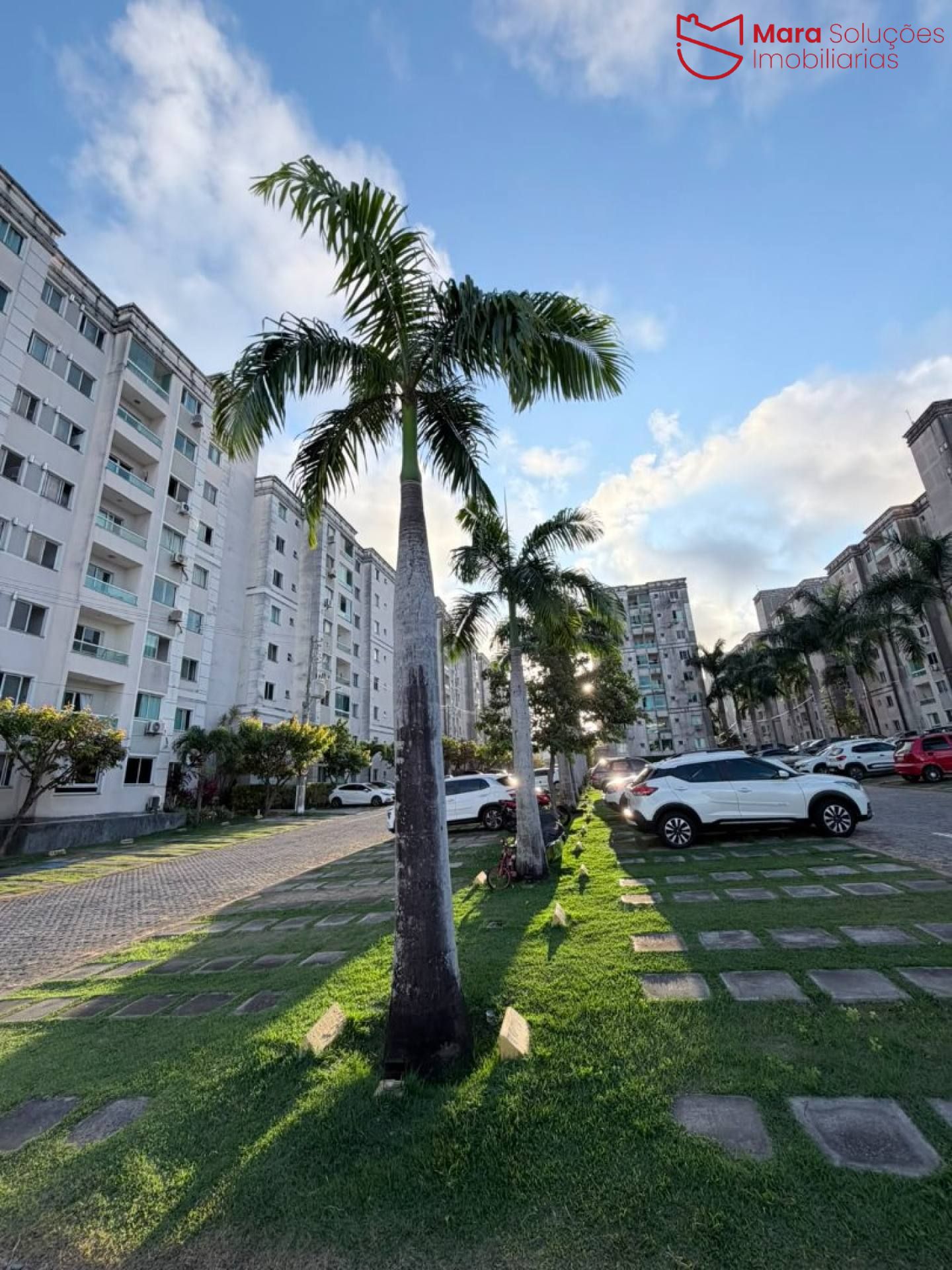 Apartamento Reformado 2/4 com Varanda à Venda no Spazio Soberano | 48,70 m² | R$ 349 Mil