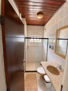 Seu Refúgio Particular no Condomínio Águas Finas | 1.600 m² de Terreno, Piscina, Espaço Gourmet e Muito Verde