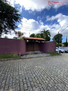 Seu Refúgio Particular no Condomínio Águas Finas | 1.600 m² de Terreno, Piscina, Espaço Gourmet e Muito Verde