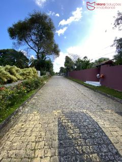 Seu Refúgio Particular no Condomínio Águas Finas | 1.600 m² de Terreno, Piscina, Espaço Gourmet e Muito Verde