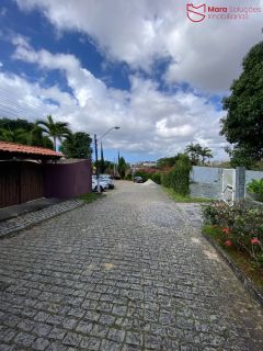 Seu Refúgio Particular no Condomínio Águas Finas | 1.600 m² de Terreno, Piscina, Espaço Gourmet e Muito Verde