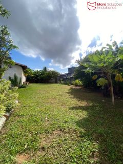 Seu Refúgio Particular no Condomínio Águas Finas | 1.600 m² de Terreno, Piscina, Espaço Gourmet e Muito Verde