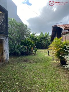Seu Refúgio Particular no Condomínio Águas Finas | 1.600 m² de Terreno, Piscina, Espaço Gourmet e Muito Verde