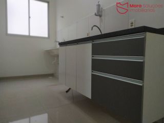 Apartamento térreo a venda em Abrantes,  condomínio com infraestrutura de lazer e segurança.