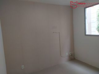 Apartamento térreo a venda em Abrantes,  condomínio com infraestrutura de lazer e segurança.