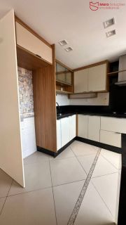 Casa Semi-mobiliada com 2 Suítes e Área Gourmet no Centro de Lauro de Freitas