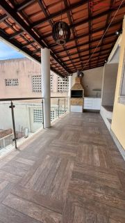 Casa Semi-mobiliada com 2 Suítes e Área Gourmet no Centro de Lauro de Freitas