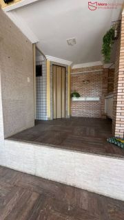 Casa Semi-mobiliada com 2 Suítes e Área Gourmet no Centro de Lauro de Freitas