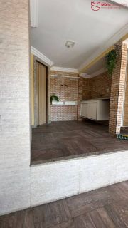 Casa Semi-mobiliada com 2 Suítes e Área Gourmet no Centro de Lauro de Freitas