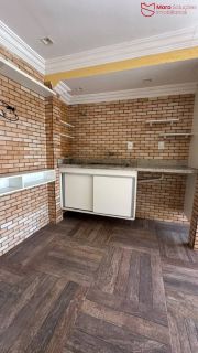 Casa Semi-mobiliada com 2 Suítes e Área Gourmet no Centro de Lauro de Freitas