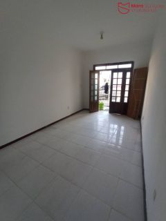 Casa Térrea com 2/4 no centro de Lauro de Freitas | R$1.700,00