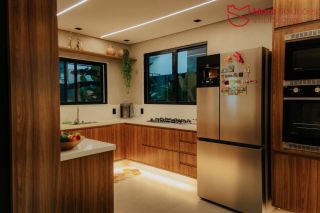 CASA DE ALTO PADRÃO — PORTEIRA FECHADA | R$ 2.050.000,00
