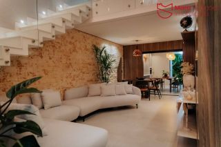 CASA DE ALTO PADRÃO — PORTEIRA FECHADA | R$ 2.050.000,00