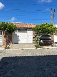 ÍNCRIVEL CASA COM 3 QUARTOS, EM CONDOMINIO FECHADO.