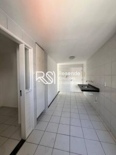 Edifício Residencial Para Vender com 3 quartos 2 suítes no bairro ponta verde em Maceió