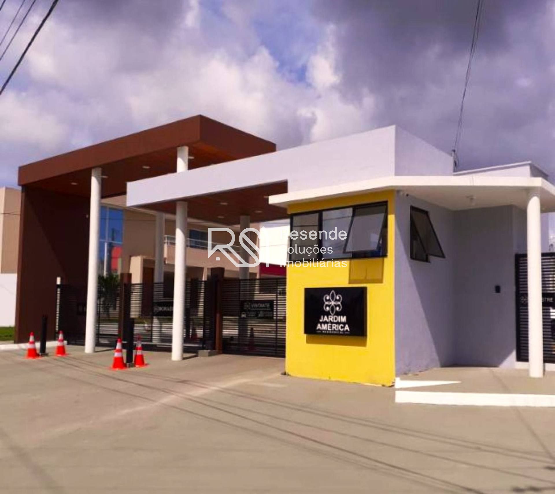 Lote / Terreno de Condomínio Para Vender no bairro Antares em Maceió