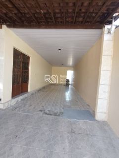 Ótima Casa com 3 quartos e 300 metros2.