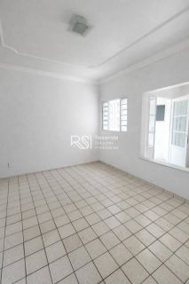 Casa Para Vender com 3 quartos 1 suítes no bairro Farol em Maceió