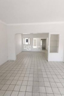 Casa Para Vender com 3 quartos 1 suítes no bairro Farol em Maceió