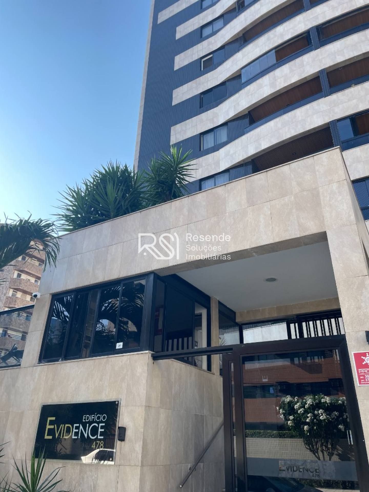 Apartamento Para Vender com 4 quartos 1 suítes no bairro Jatiúca em Maceió