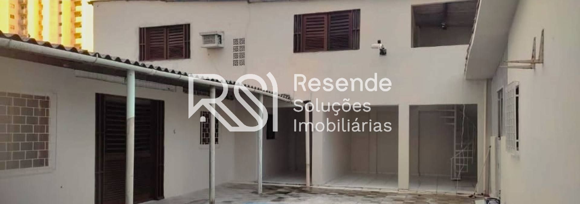 Casa Para Vender com 5 quartos no bairro Gruta de Lourdes em Maceió