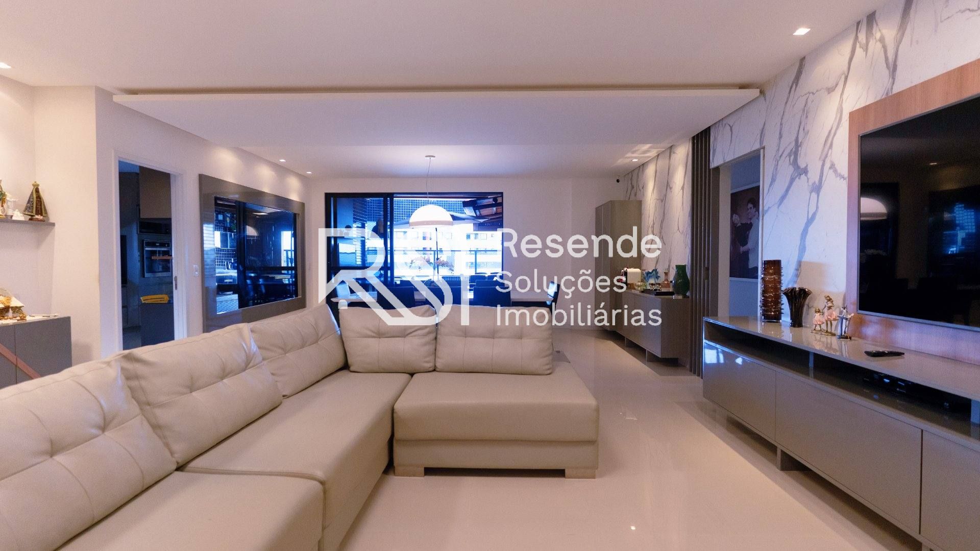 Cobertura no Edifício Grand Versailles Para Vender com 4 quartos 4 suítes no bairro Gruta de Lourdes em Maceió