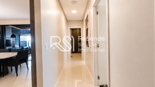 Cobertura no Edifício Grand Versailles Para Vender com 4 quartos 4 suítes no bairro Gruta de Lourdes em Maceió