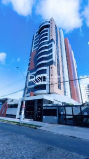 Cobertura no Edifício Grand Versailles Para Vender com 4 quartos 4 suítes no bairro Gruta de Lourdes em Maceió