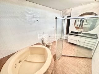 Casa Para Vender com 4 quartos 5 suítes no bairro Gruta de Lourdes em Maceió