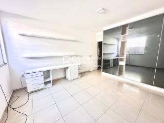 Casa Para Vender com 4 quartos 5 suítes no bairro Gruta de Lourdes em Maceió