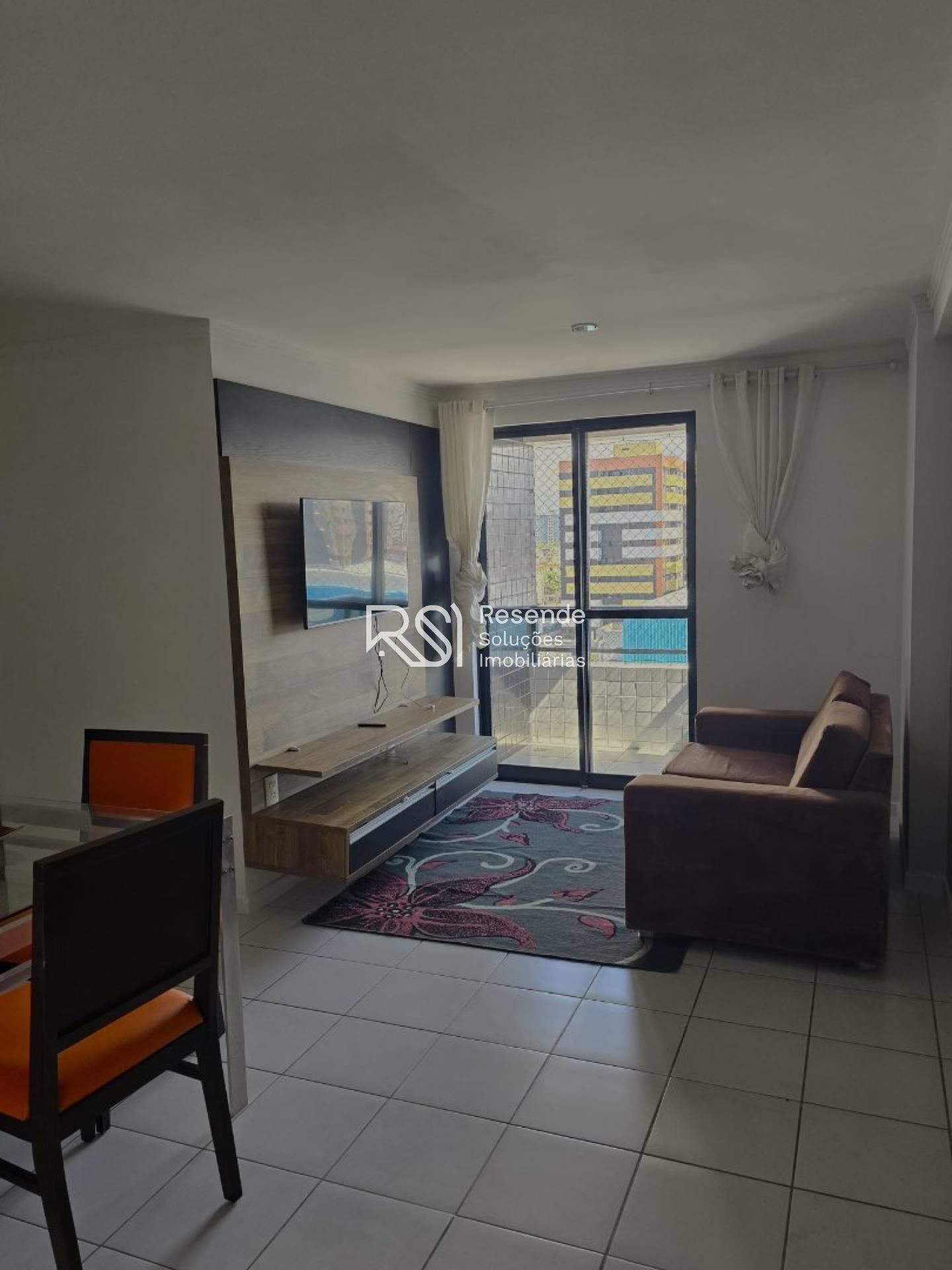 Apartamento Para Vender no Edifício Coimbra com 2 quartos 1 suítes no bairro ponta verde em Maceió