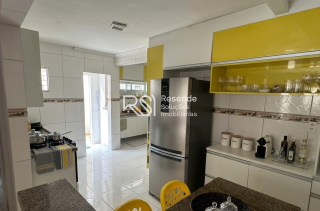 Casa Para Vender com 5 quartos 2 suítes no bairro Poço em Maceió