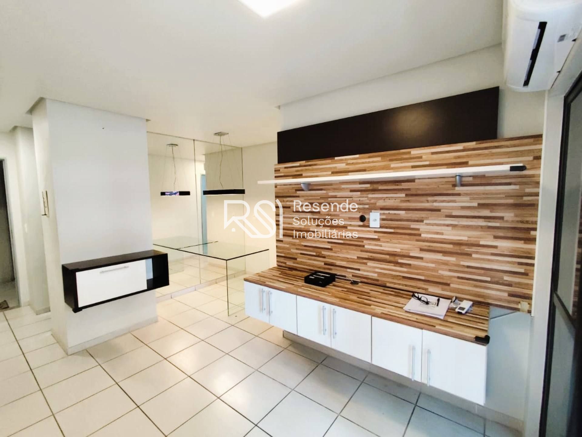 Apartamento no Edifício Monticatini Para Vender com 2 quartos 1 suítes no bairro ponta verde em Maceió