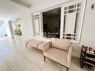 Casa com 3 Suítes  no Farol – Excelente Localização e Espaço para Morar ou Investir