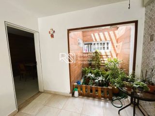 Casa com 3 Suítes  no Farol – Excelente Localização e Espaço para Morar ou Investir