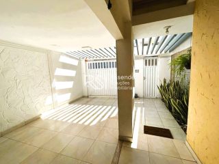 Casa com 3 Suítes  no Farol – Excelente Localização e Espaço para Morar ou Investir