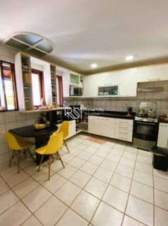 Casa ampla a Venda no Residencial Aldebaran Ômega – Jardim Petrópolis | 242 m², Energia Solar e 4 Quartos