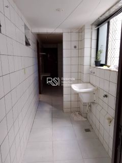 Apartamento no Edifício Artur Ramos para Aluguel na Ponta Verde | 100m² | 3 Quartos | Localização Privilegiada