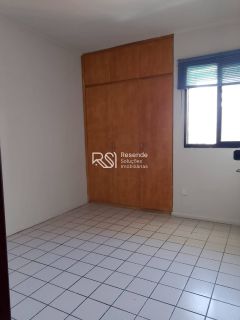 Apartamento no Edifício Artur Ramos para Aluguel na Ponta Verde | 100m² | 3 Quartos | Localização Privilegiada
