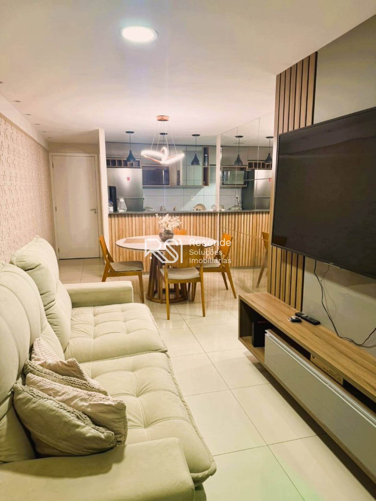 Apartamento à venda No Residencial Leste Oeste 3 Quartos com Suíte, Piscina e Excelente Localização em Mangabeiras