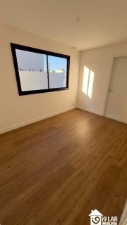 Casa Exclusiva com 4 Suítes e Área Gourmet à Venda no Alphaville Litoral Norte 2