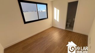 Casa Exclusiva com 4 Suítes e Área Gourmet à Venda no Alphaville Litoral Norte 2