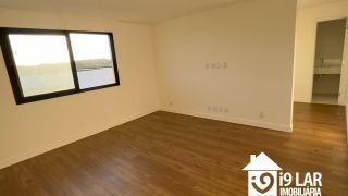 Casa Exclusiva com 4 Suítes e Área Gourmet à Venda no Alphaville Litoral Norte 2