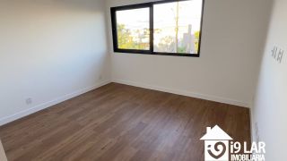 Casa Exclusiva com 4 Suítes e Área Gourmet à Venda no Alphaville Litoral Norte 2